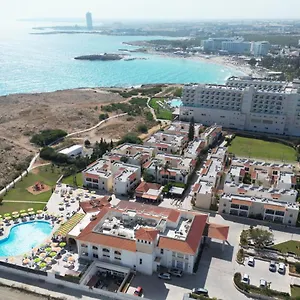 aktea-beach-village.hotelsatayianapa.com/